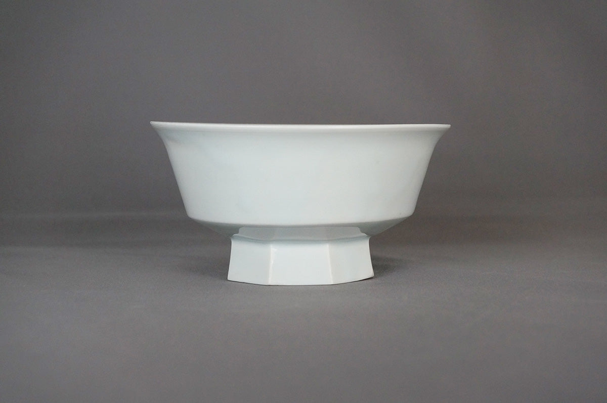 020 青白磁八角高台縁反小鉢 目跡あり