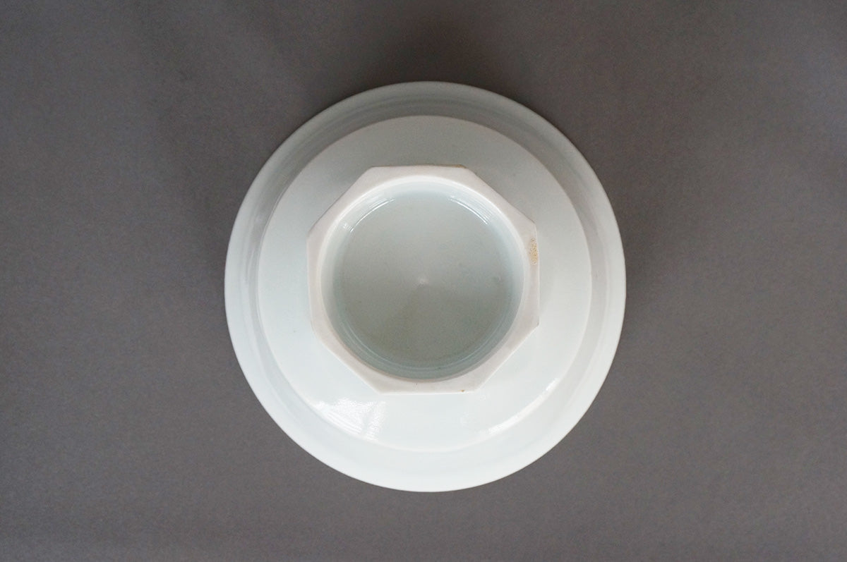 020 青白磁八角高台縁反小鉢 目跡あり