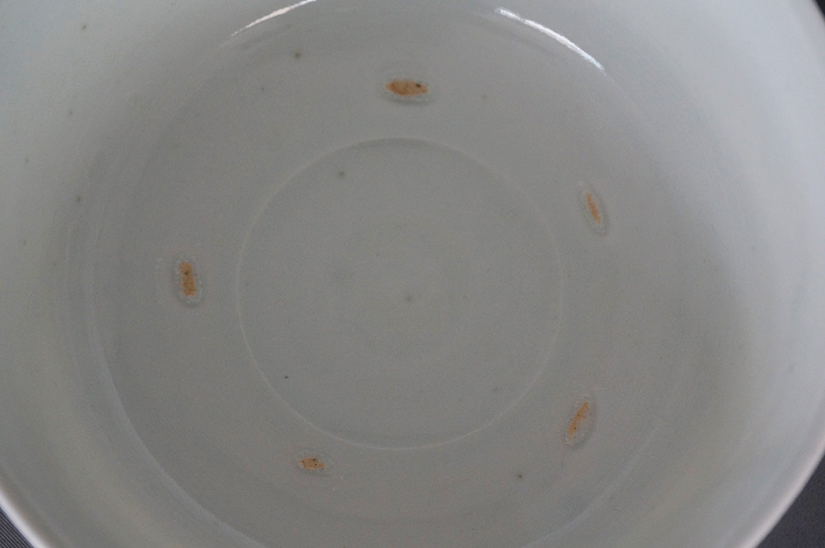 020 青白磁八角高台縁反小鉢 目跡あり