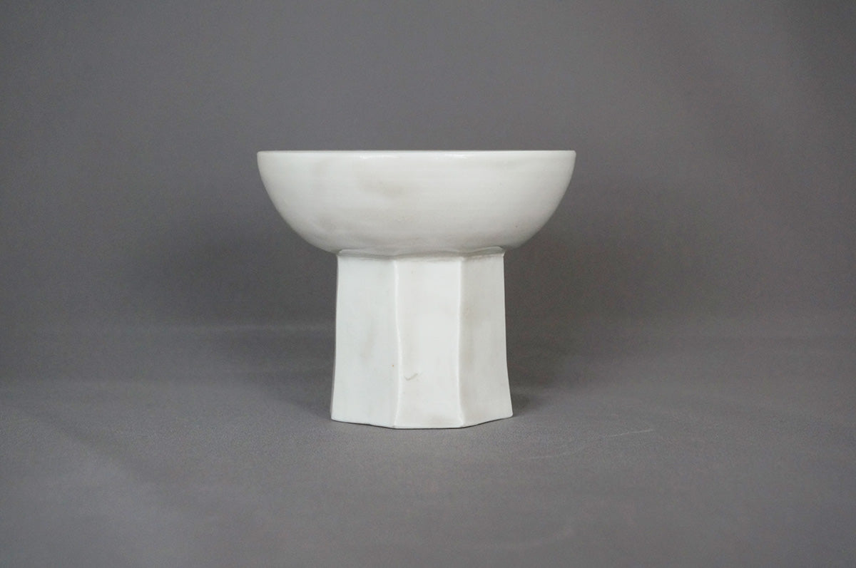 021 青白磁八角高台小鉢