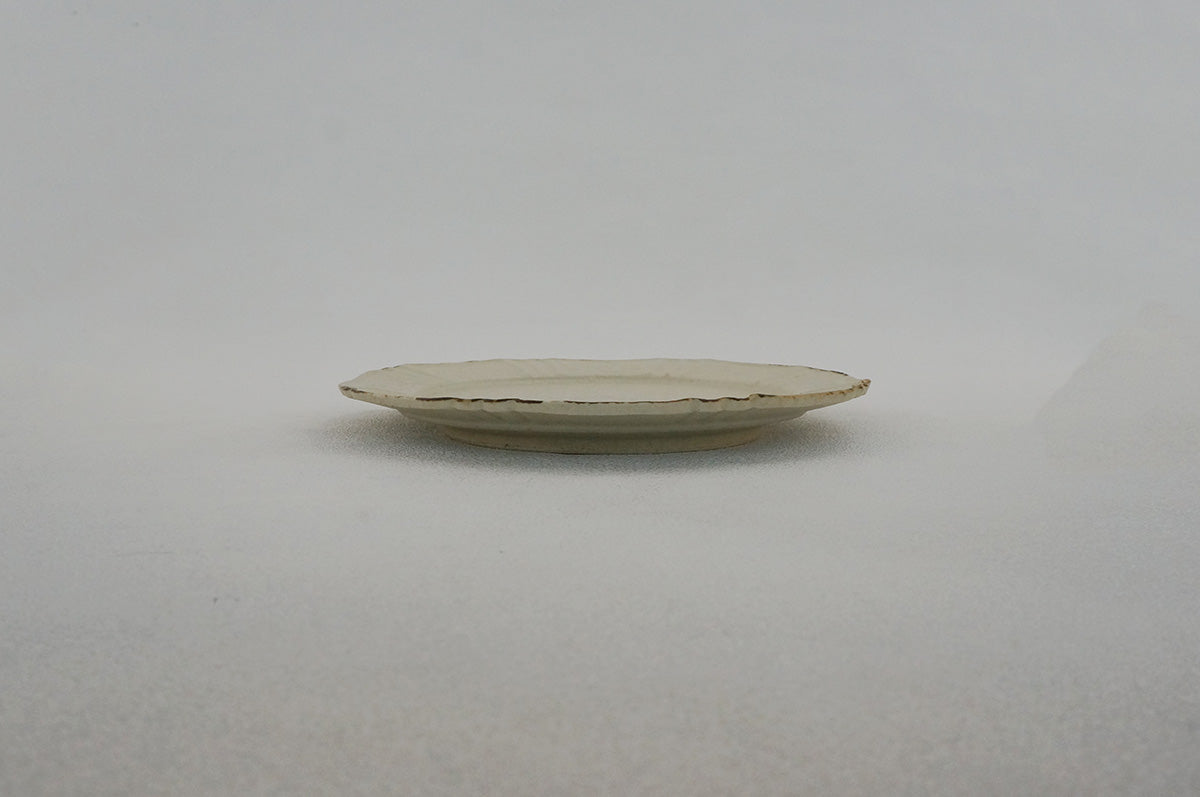021 チューリップ紋輪花リム皿