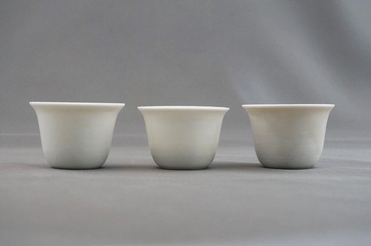 023 青白磁旅茶盃