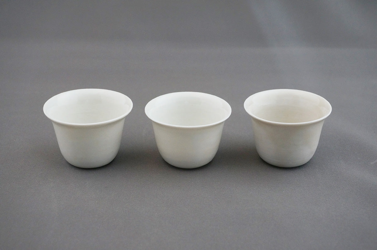 023 青白磁旅茶盃