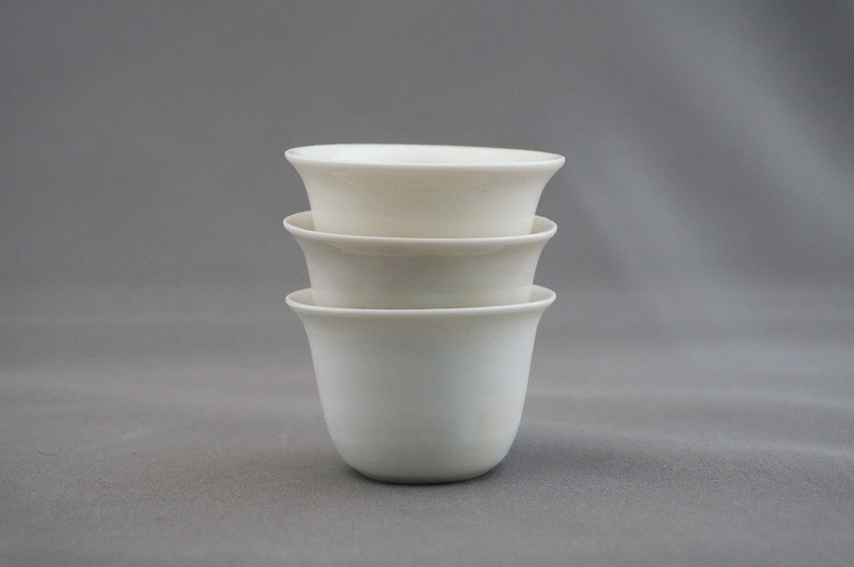 023 青白磁旅茶盃