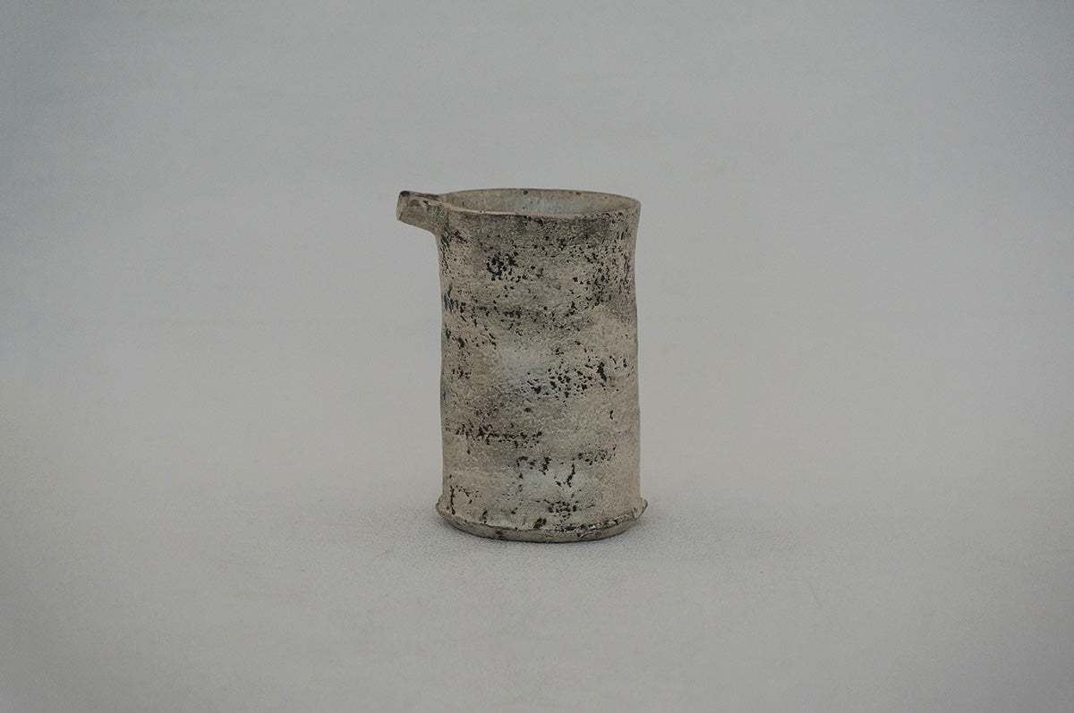 024 侘び銀彩 片口（茶海）1