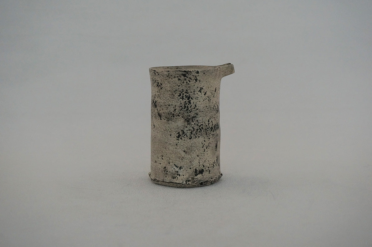 024 侘び銀彩 片口（茶海）1