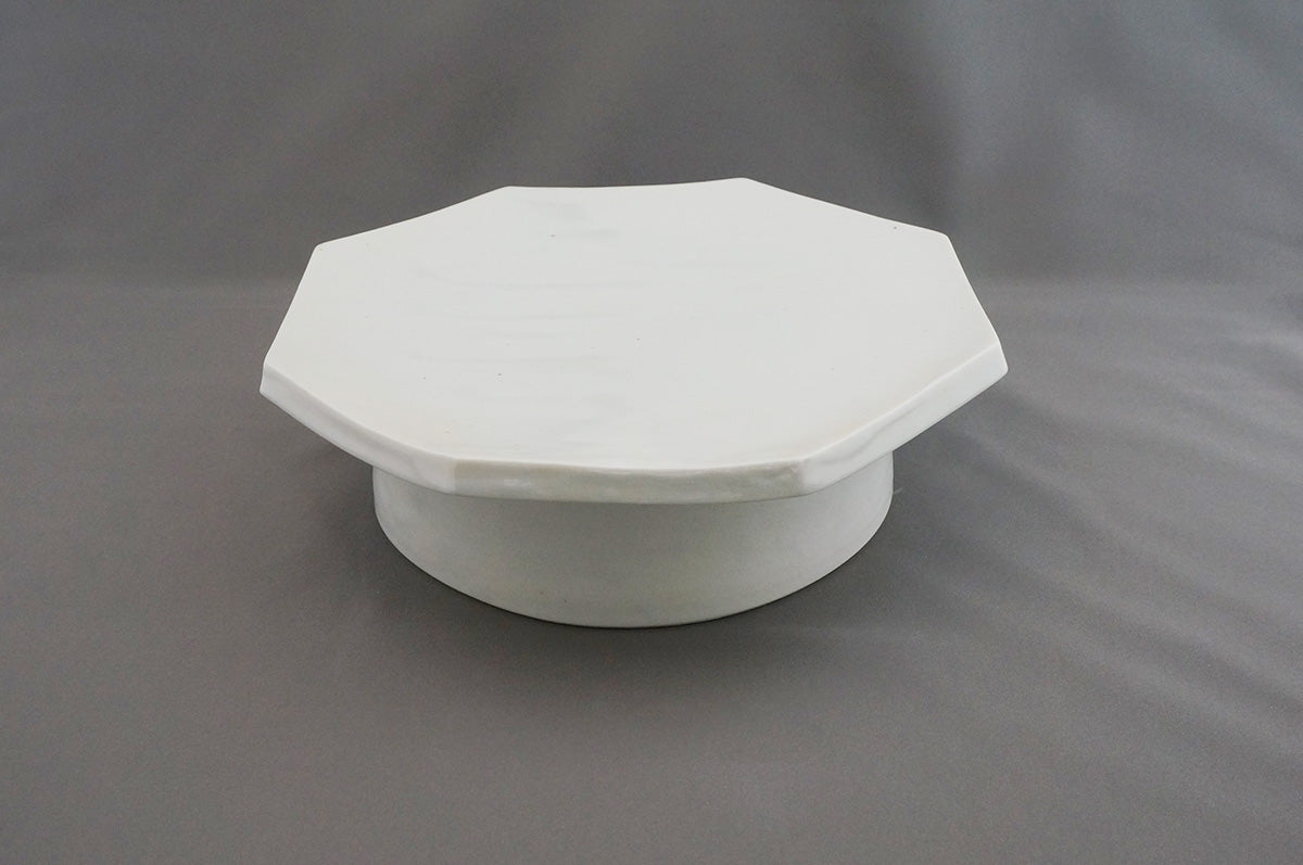 025 青白磁八角台皿（8寸） 1