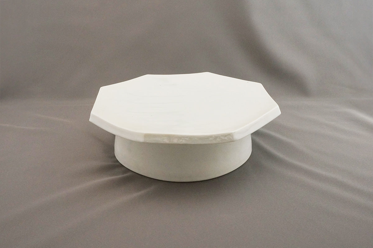 025 青白磁八角台皿（8寸） 1