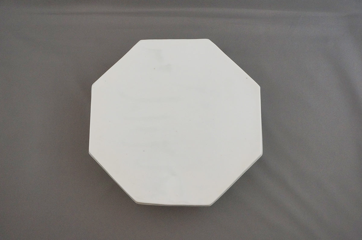 025 青白磁八角台皿（8寸） 1