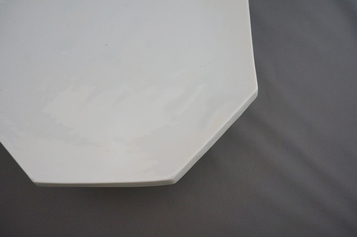 025 青白磁八角台皿（8寸） 2