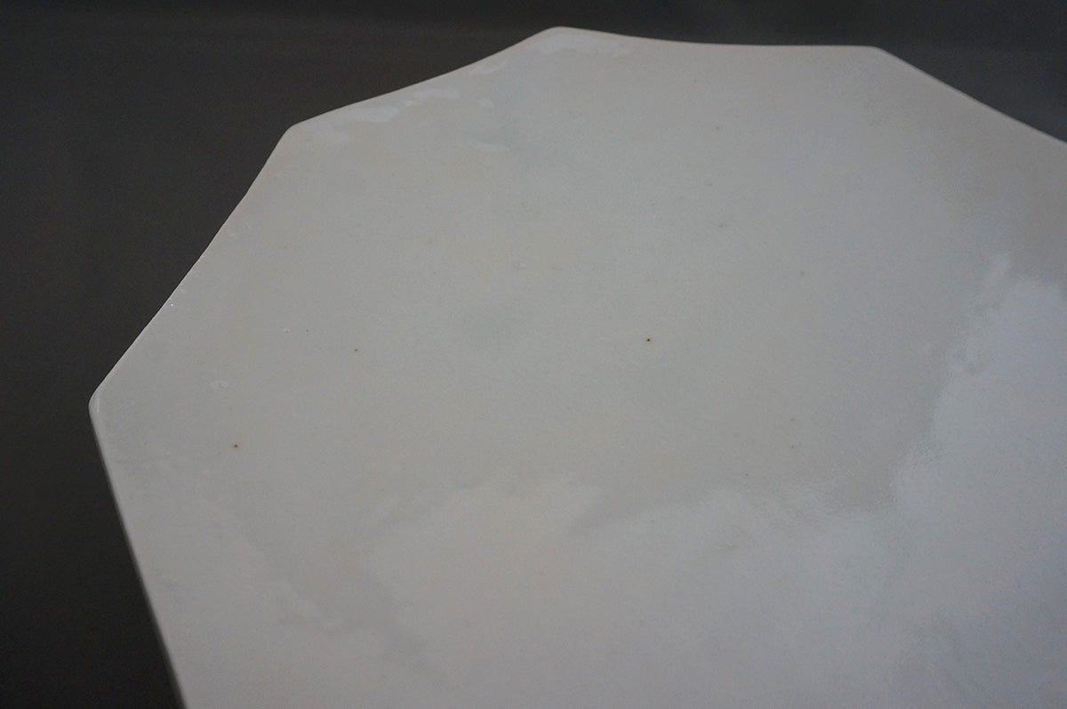 025 青白磁八角台皿（8寸） 2