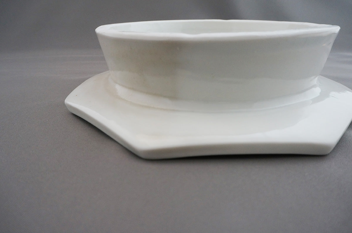 026 青白磁八角台皿（6寸）