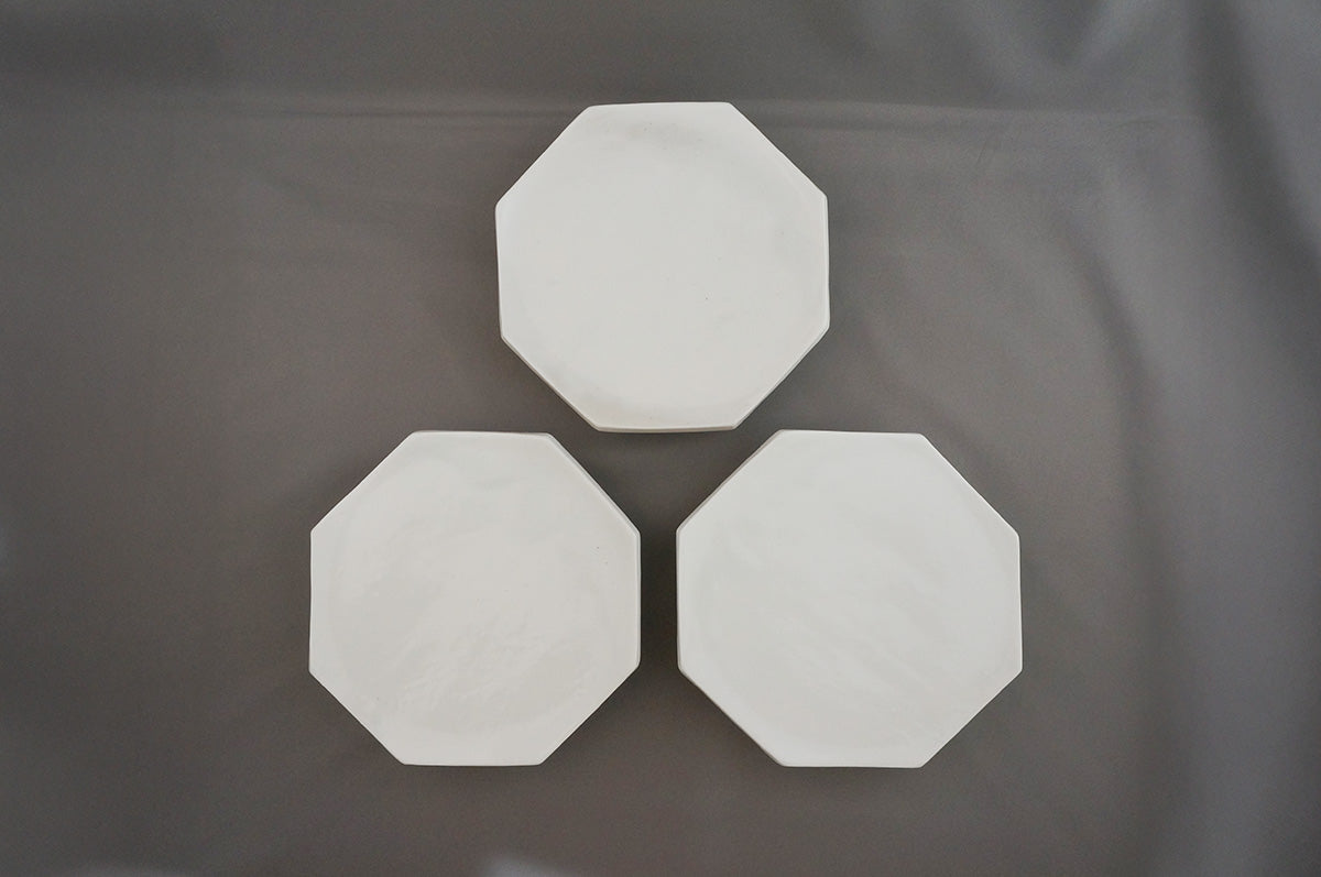 026 青白磁八角台皿（6寸）