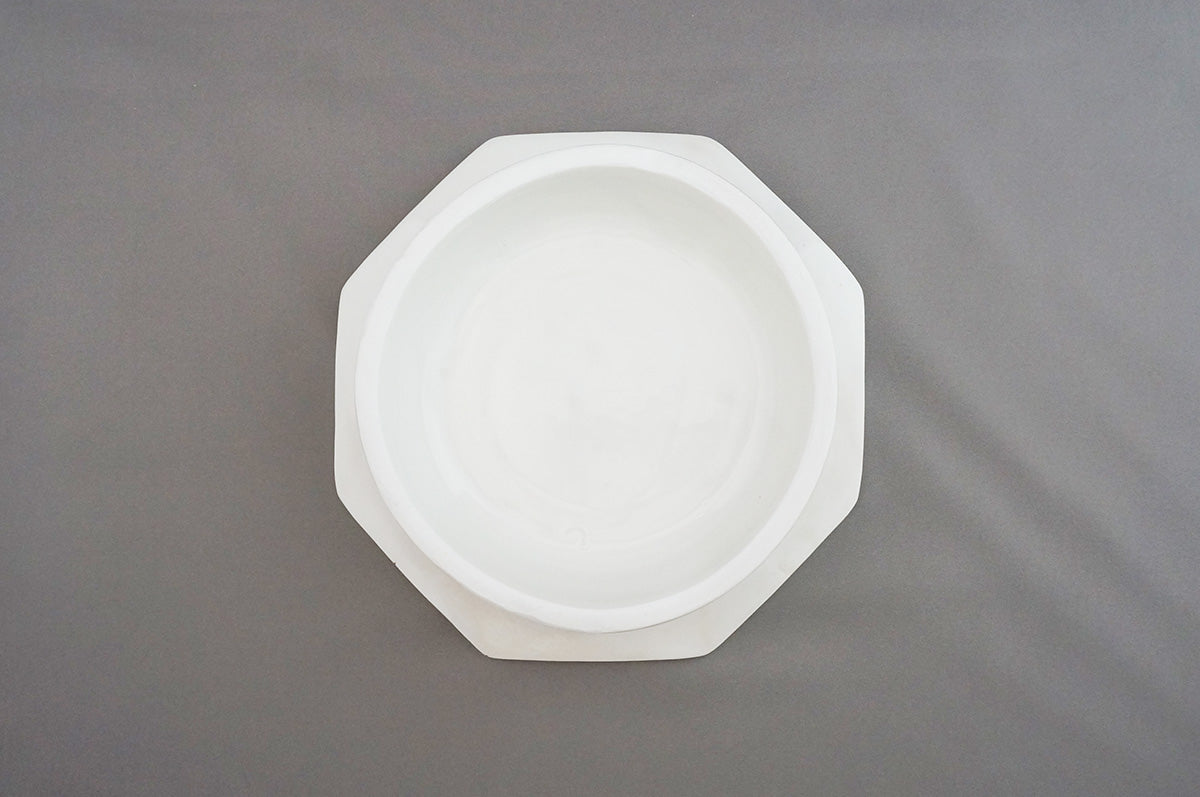 026 青白磁八角台皿（6寸）