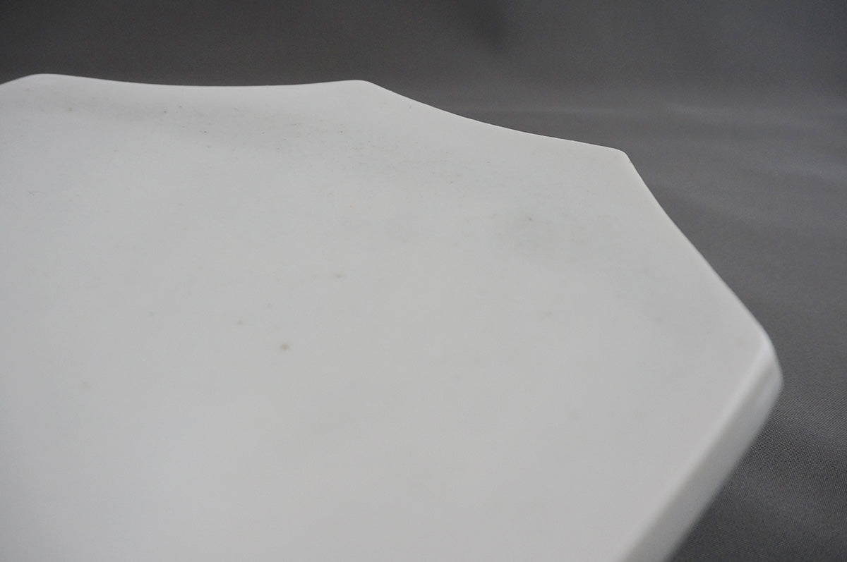 026 青白磁八角台皿（6寸）