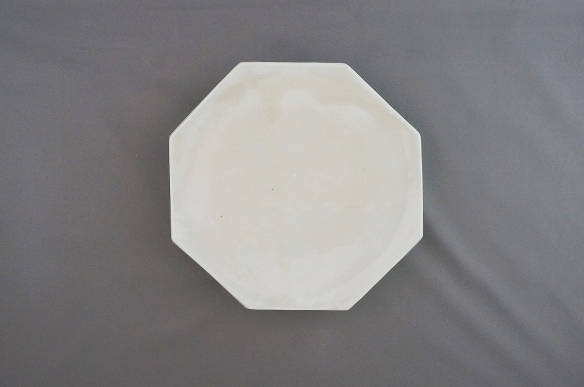 026 青白磁八角台皿（6寸）