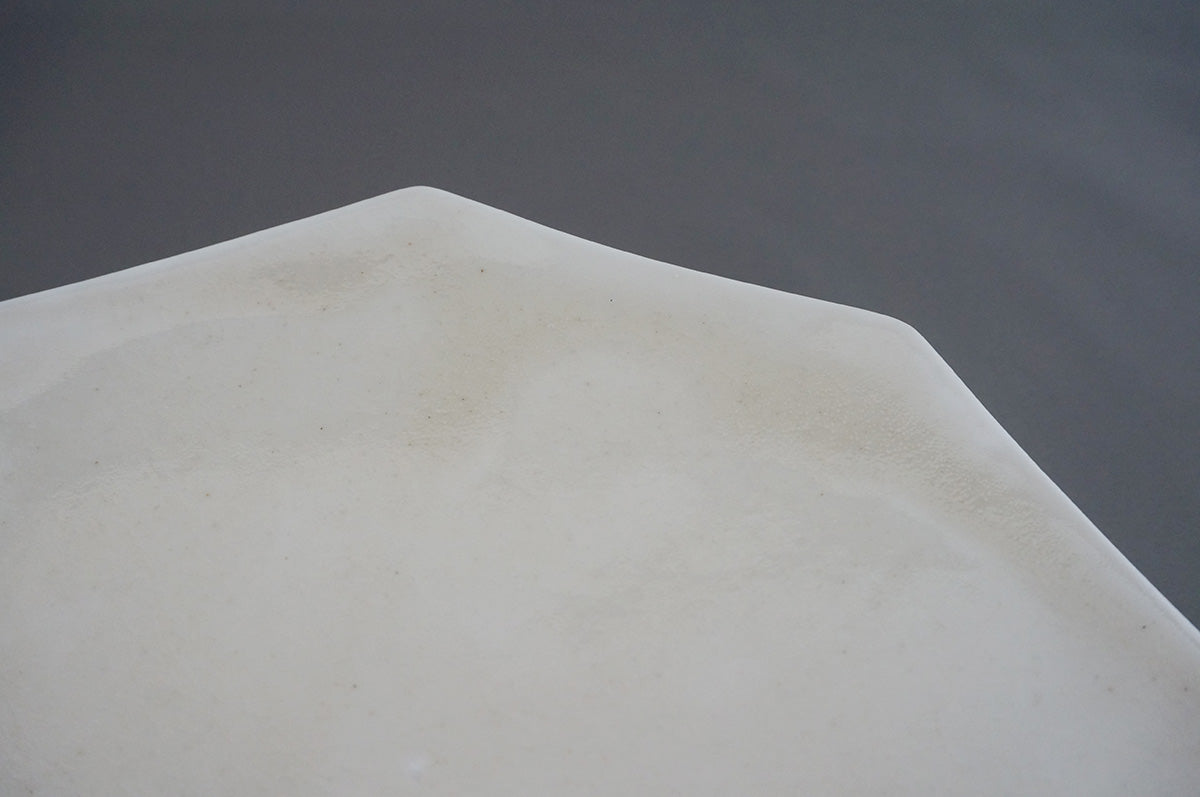 026 青白磁八角台皿（6寸）