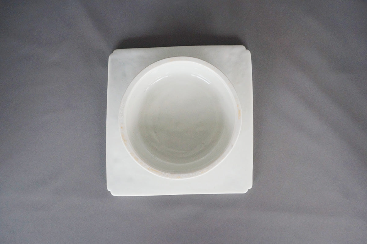 027 青白磁四方台皿（6寸） 1