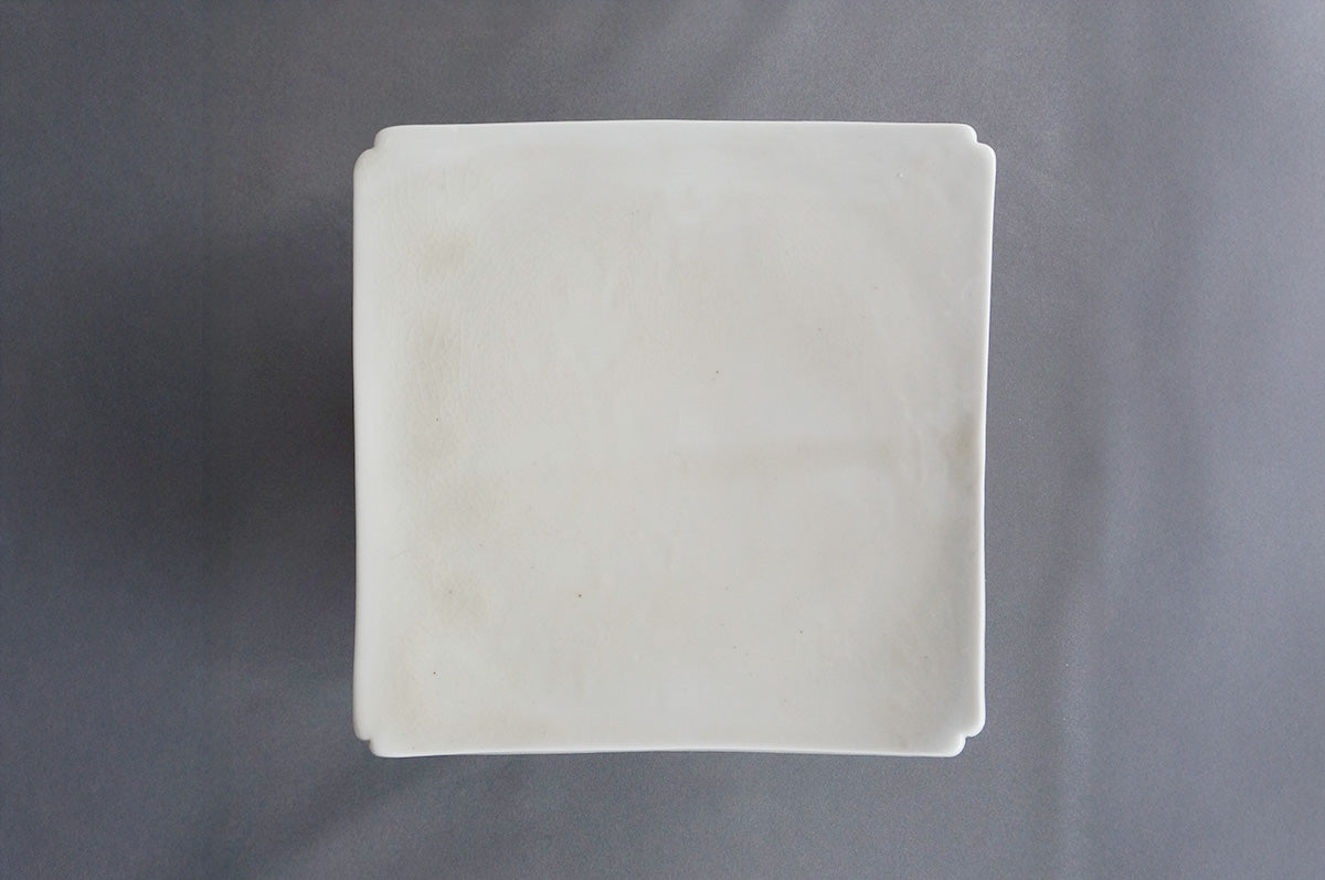 027 青白磁四方台皿（6寸） 4