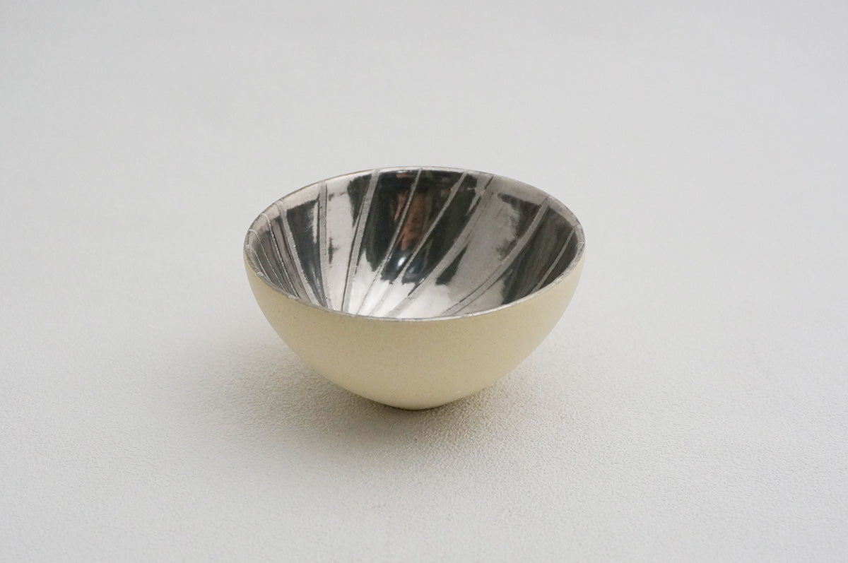 27 ホワイト 釉彩 プラチナぐい呑 3