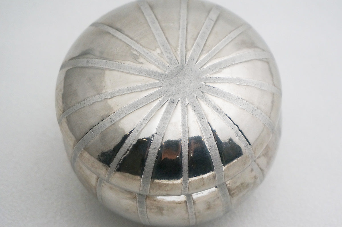 28 ホワイト 釉彩 プラチナボンボニエール