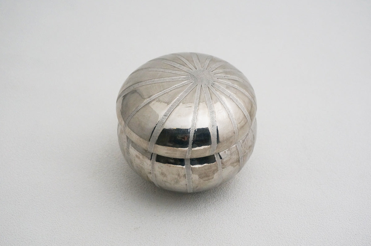 28 ホワイト 釉彩 プラチナボンボニエール