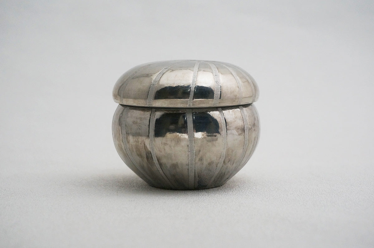 28 ホワイト 釉彩 プラチナボンボニエール