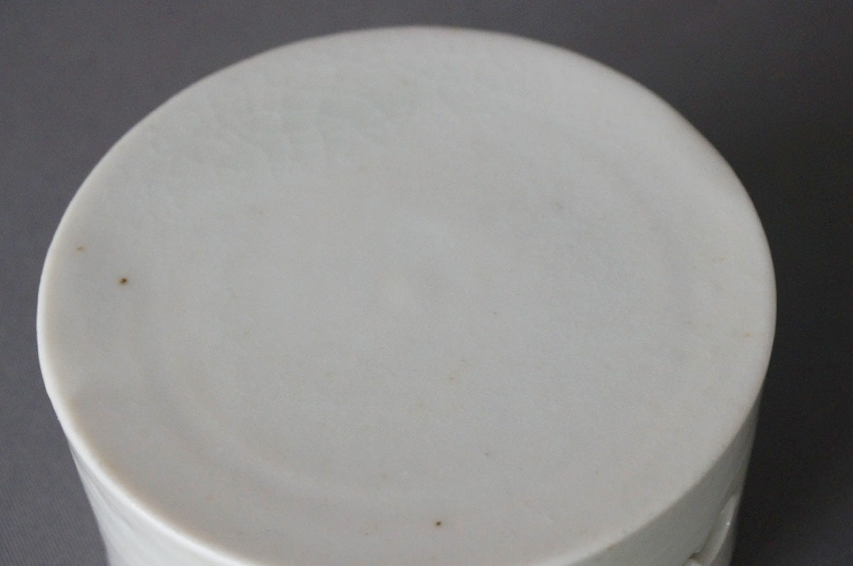 029 青白磁三ツ丸台皿（S）