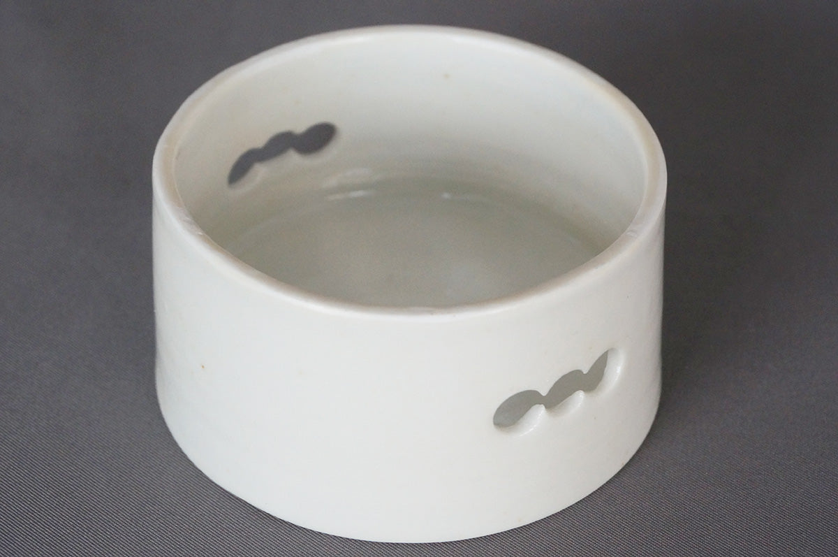 029 青白磁三ツ丸台皿（S）