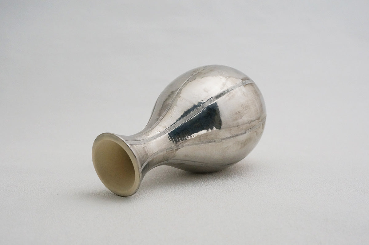 29 ホワイト 釉彩 プラチナ花器 1