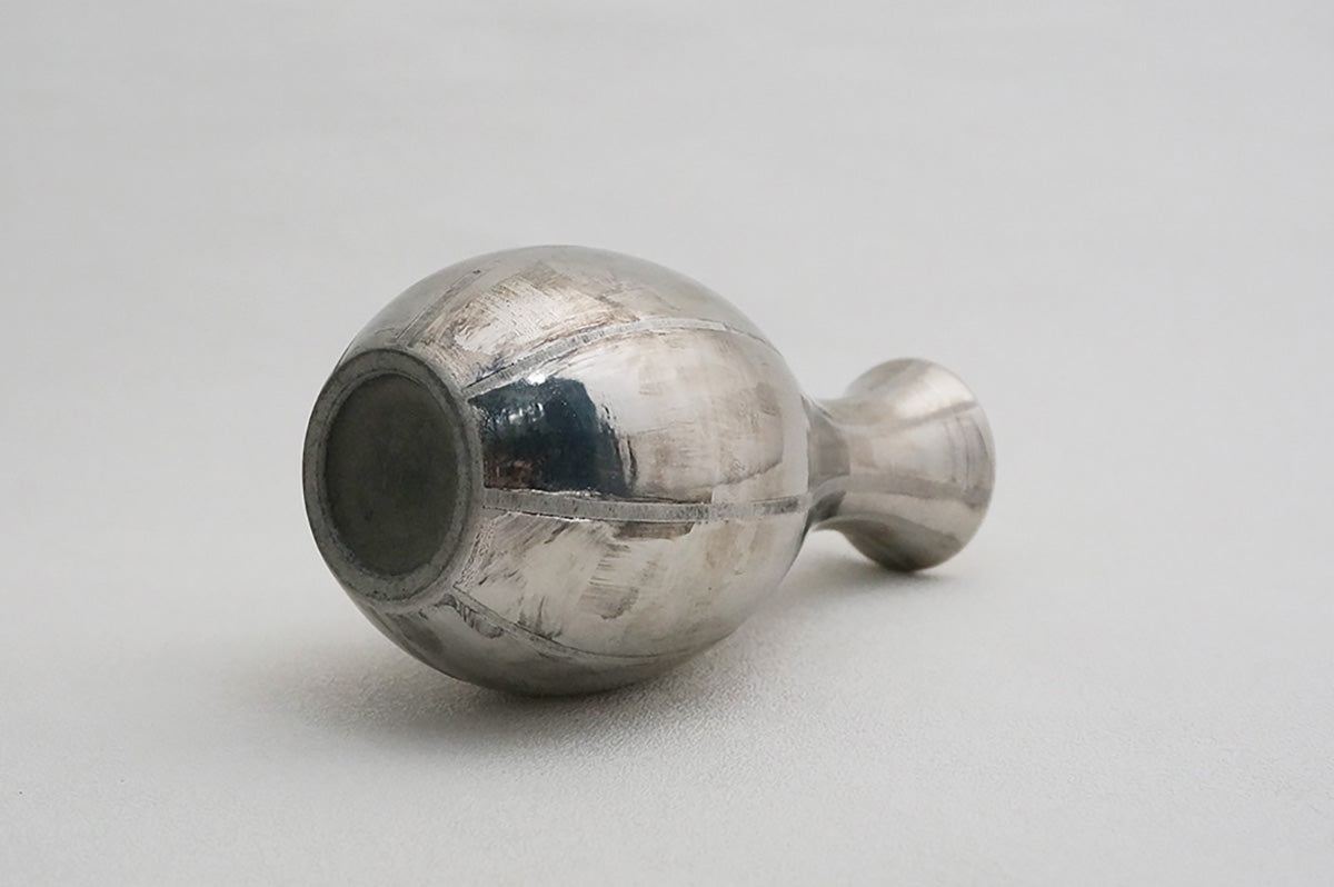 29 ホワイト 釉彩 プラチナ花器 1