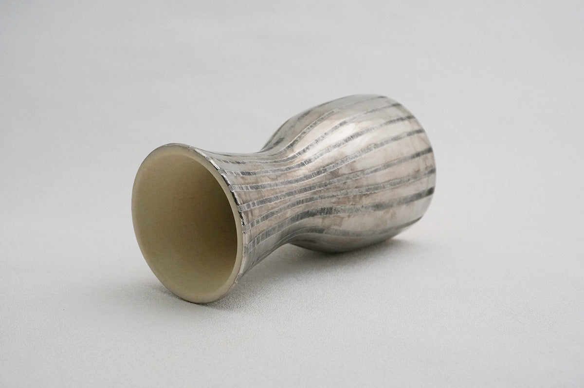 30 ホワイト 釉彩 プラチナ花器 2