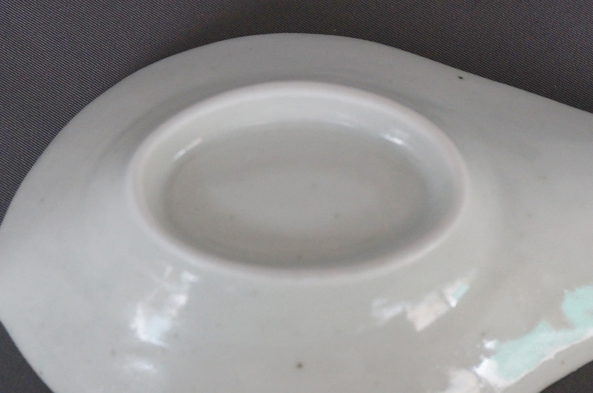 032 青白磁茶則（泰山木）