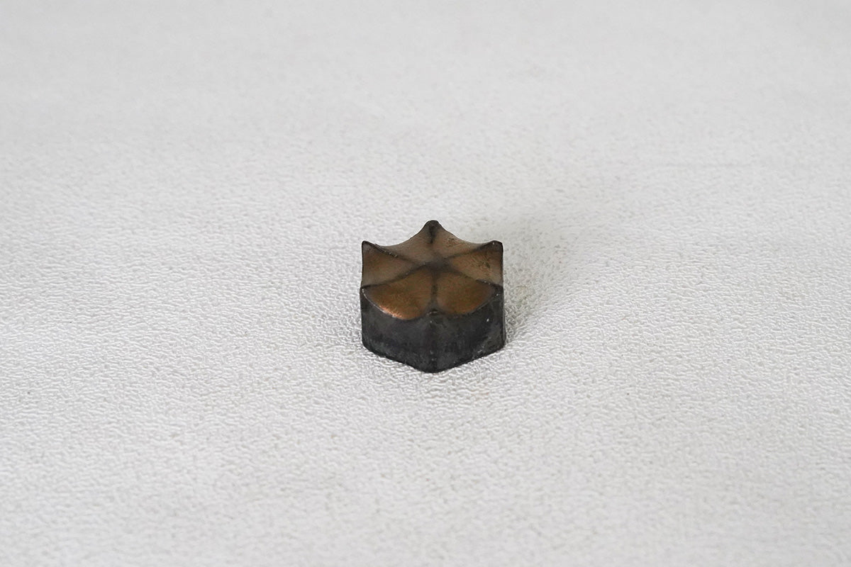 036 箸置きテント（金彩）