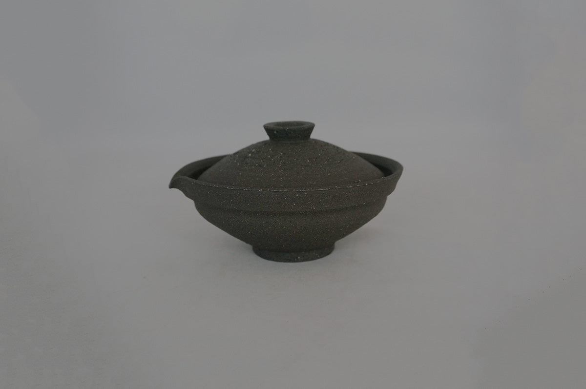 051 黒御影焼締平宝碗