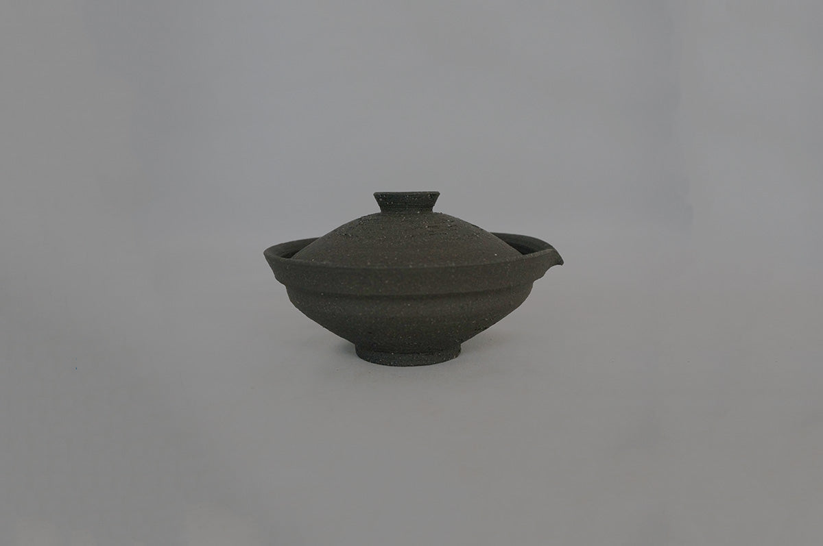 051 黒御影焼締平宝碗