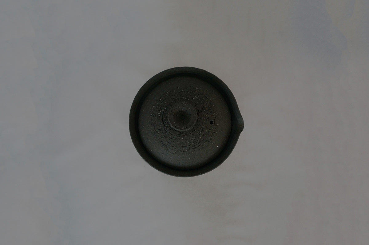 051 黒御影焼締平宝碗