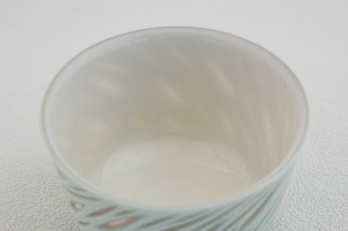 047 重色目 高台ぐい呑み