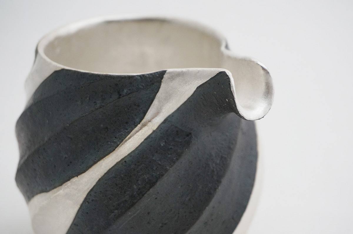 47 Spiral 銀彩ペンギン片口 1