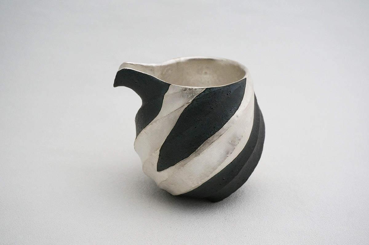 47 Spiral 銀彩ペンギン片口 1