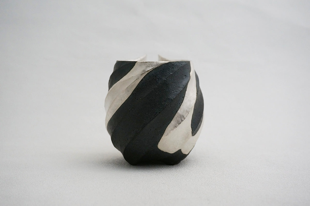 47 Spiral 銀彩ペンギン片口 1