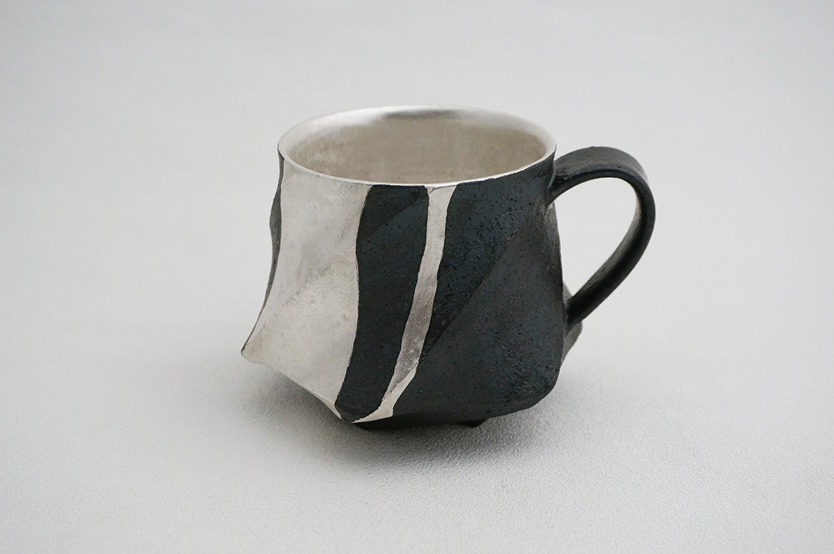 49 銀彩マグカップ 1