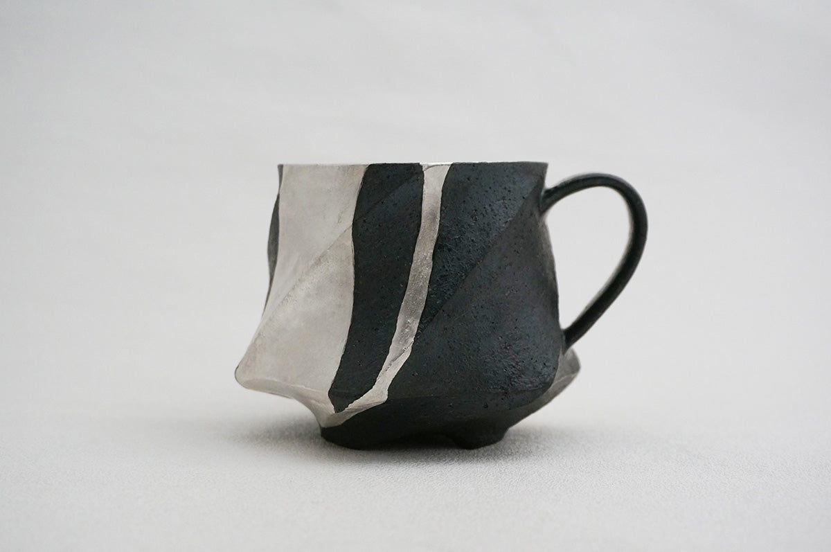 49 銀彩マグカップ 1