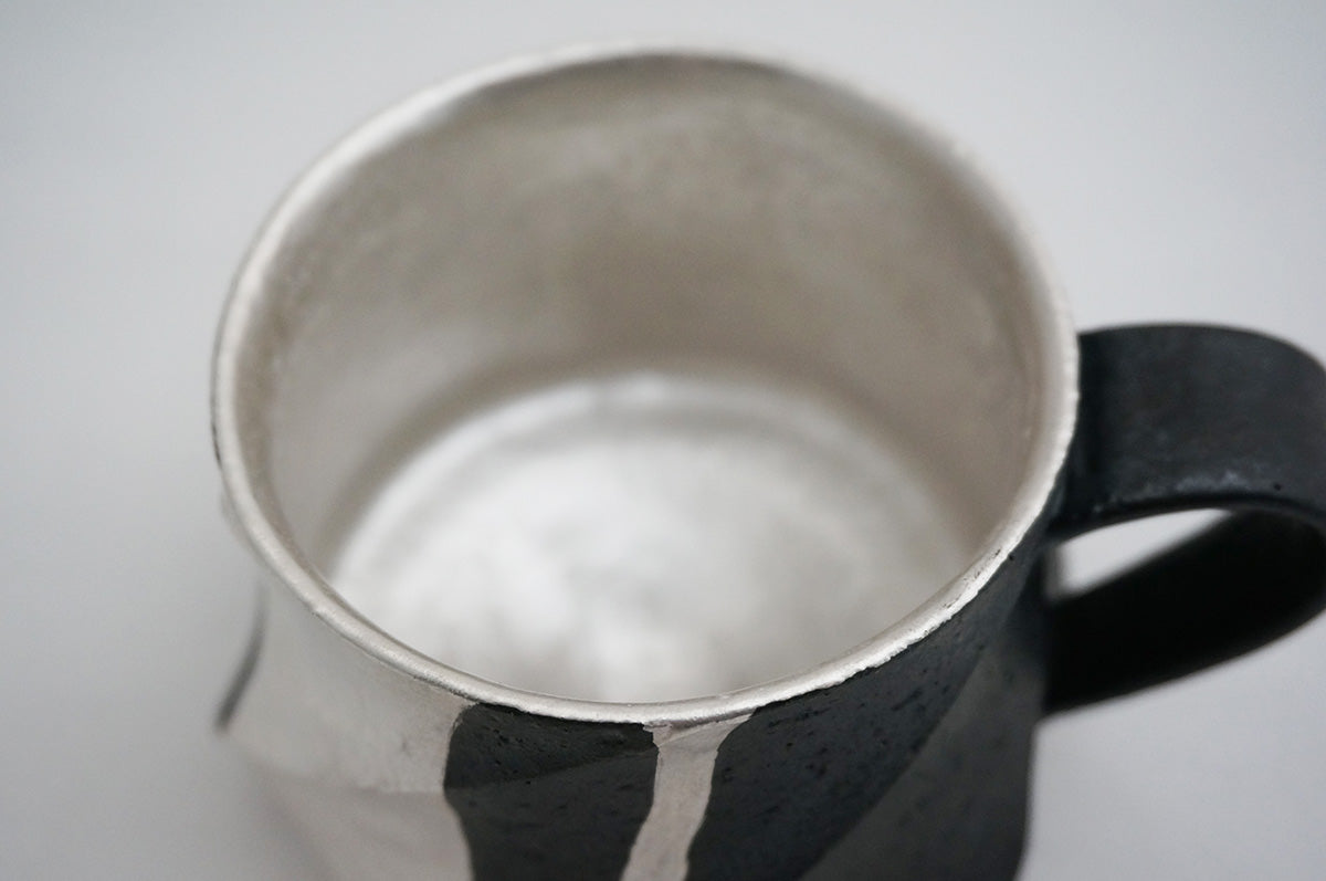 49 銀彩マグカップ 1