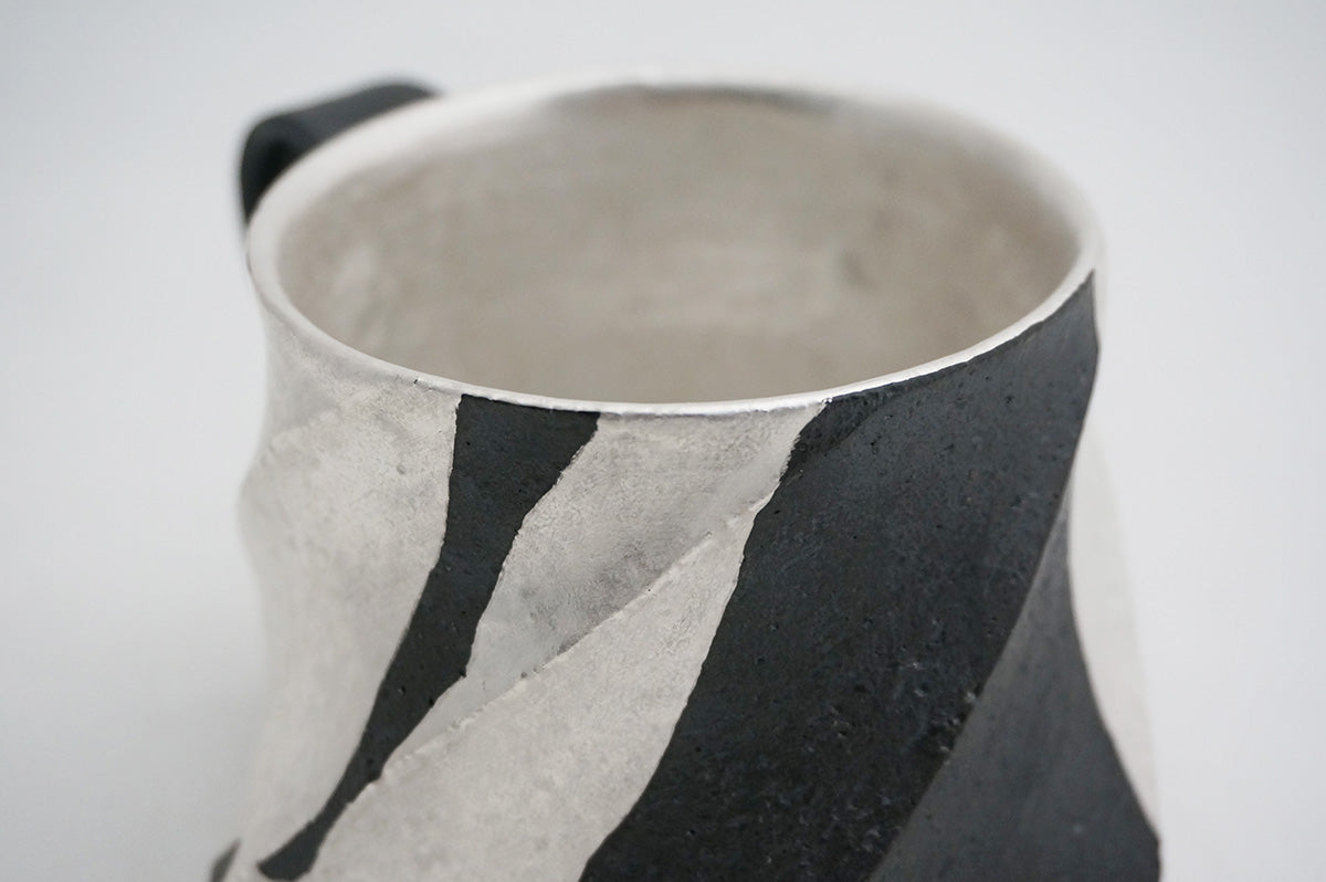 49 銀彩マグカップ 1