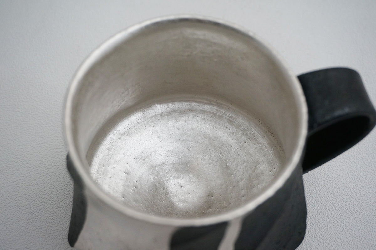 49 銀彩マグカップ 1