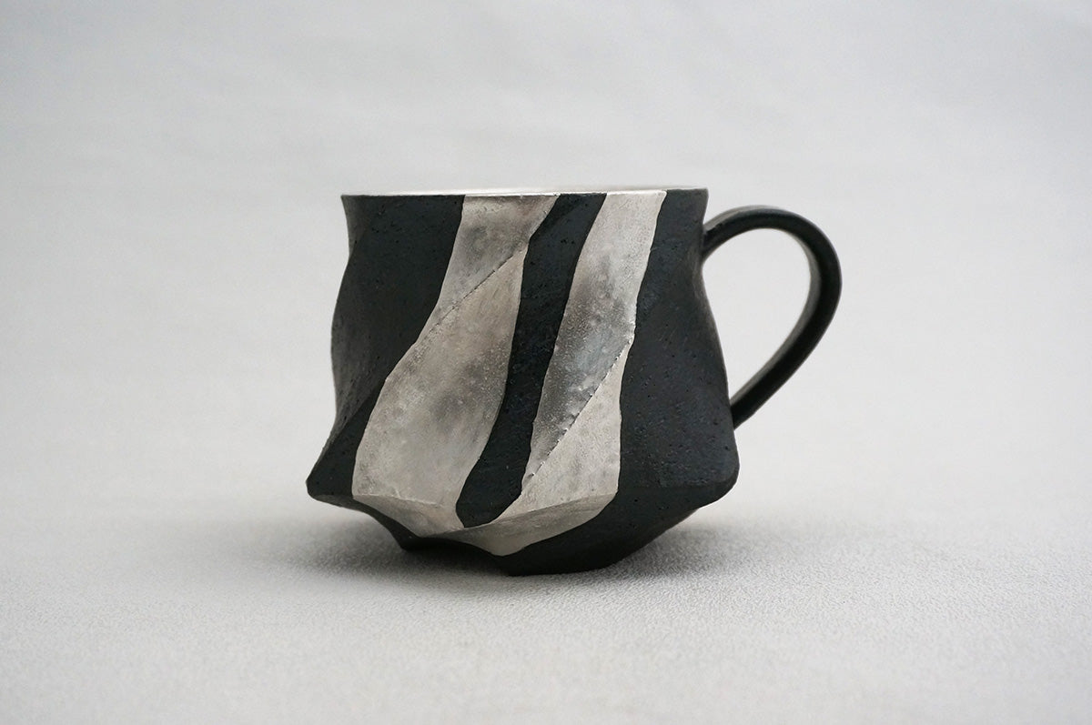 49 銀彩マグカップ 2