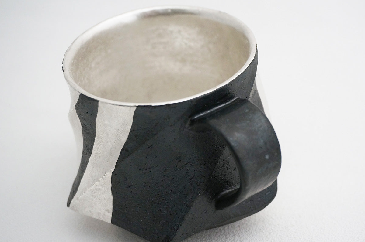 49 銀彩マグカップ 2