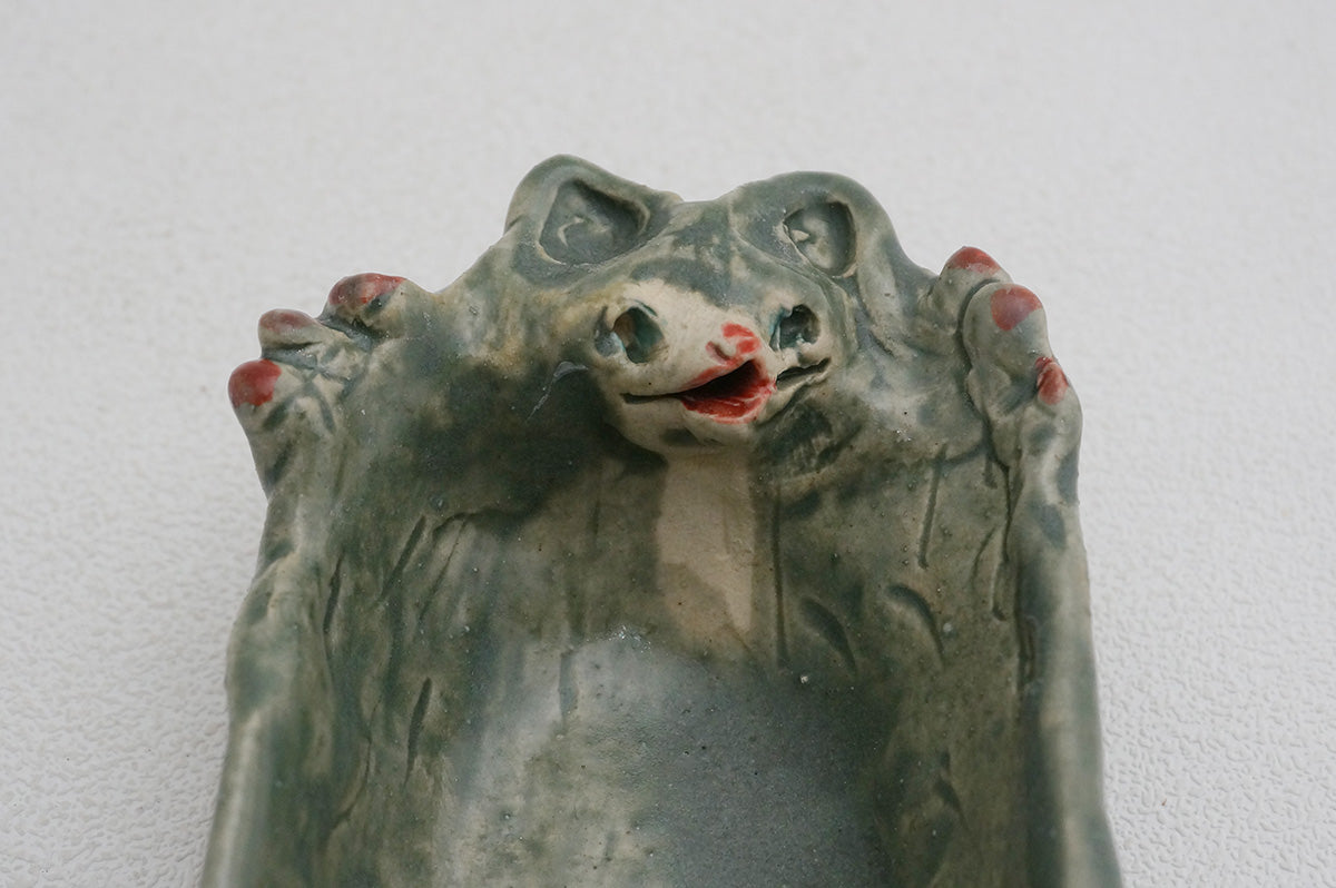 052 ムササビ長皿