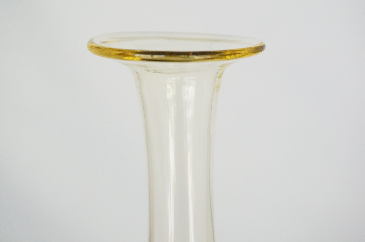 069 黒豆硝子 三角花器（大）